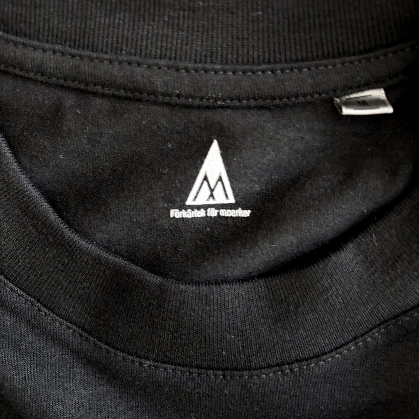 M logo Tshirt