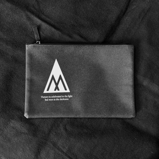 Zipcase with Victory quote